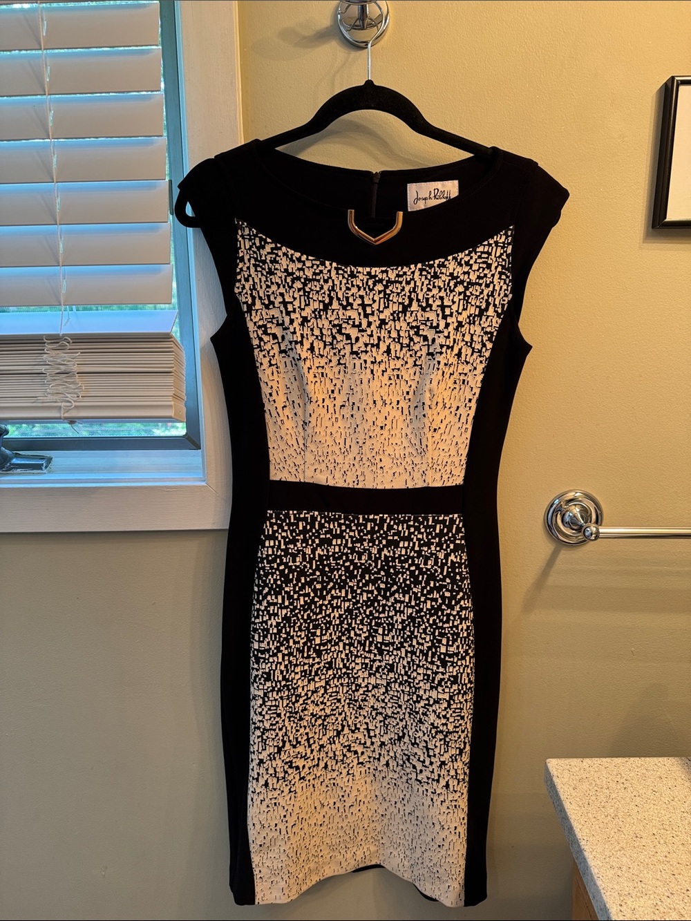 Joseph Ribboff Black and White stretch Sheath Dress